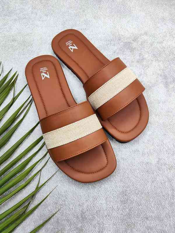 Mens casual footwear flat -brown with white design strap