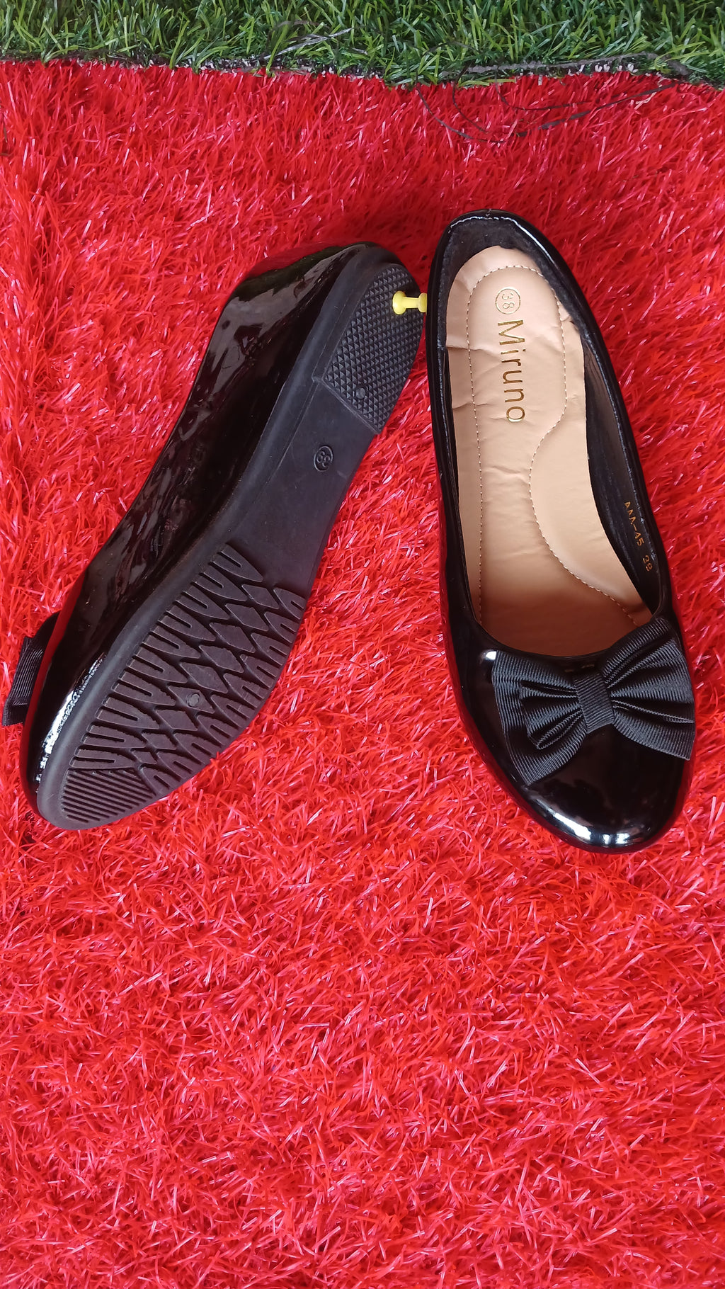 black women's flat shoes