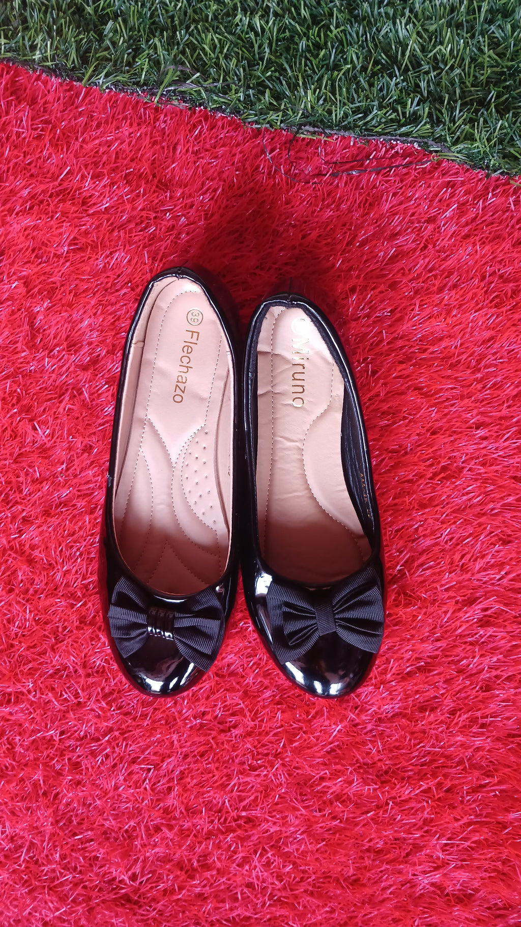 black women's flat shoes