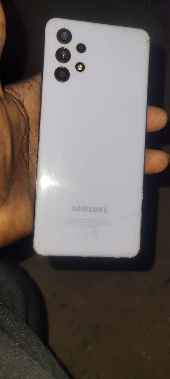 Samsung Galaxy A32 5G smartphone -used (white).