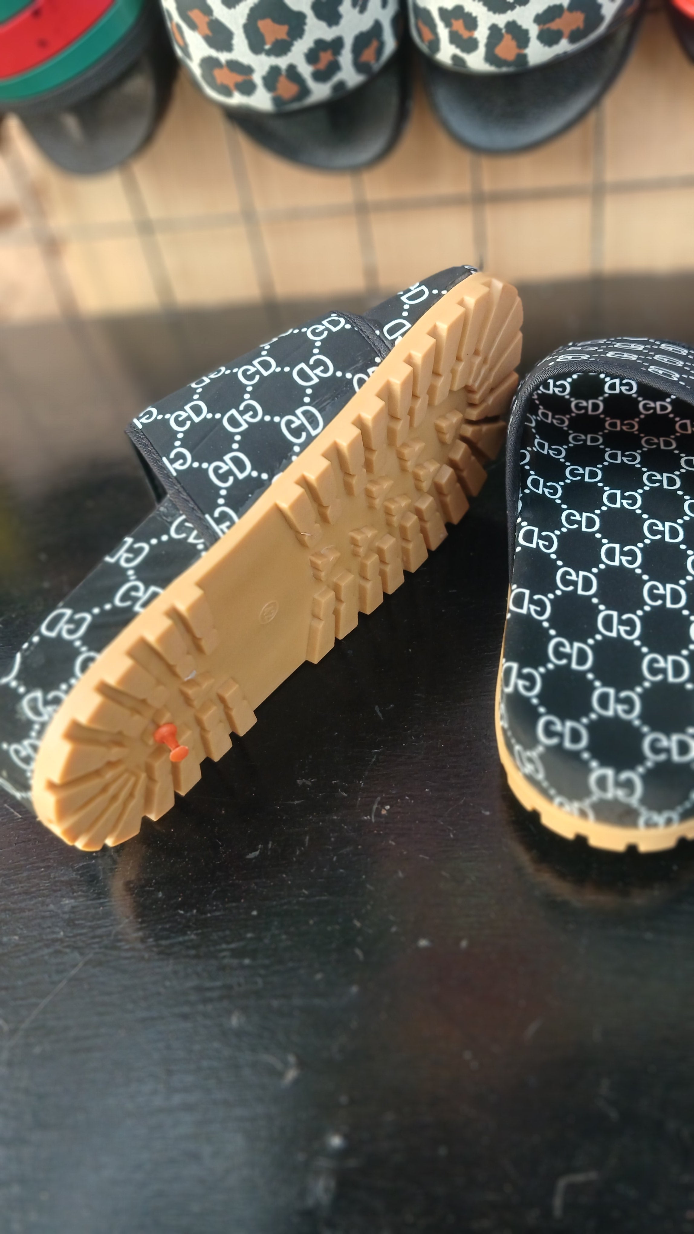 Gucci slippers